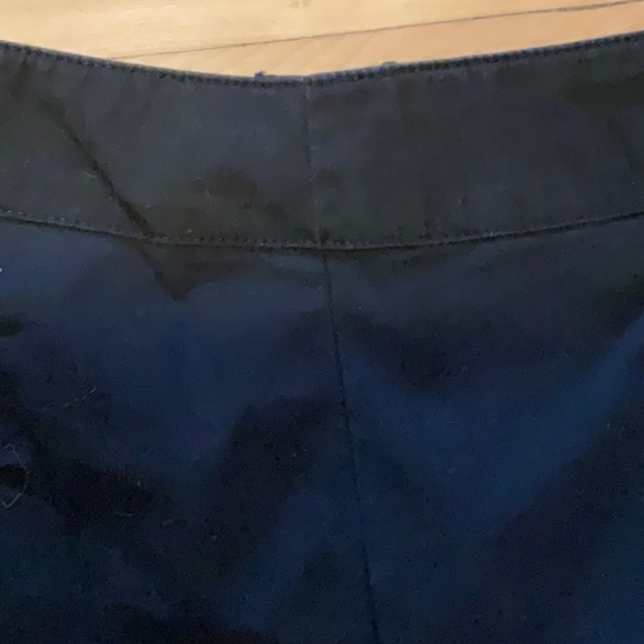 Black mid-season skirt, with white edging - Picture 3 of 6